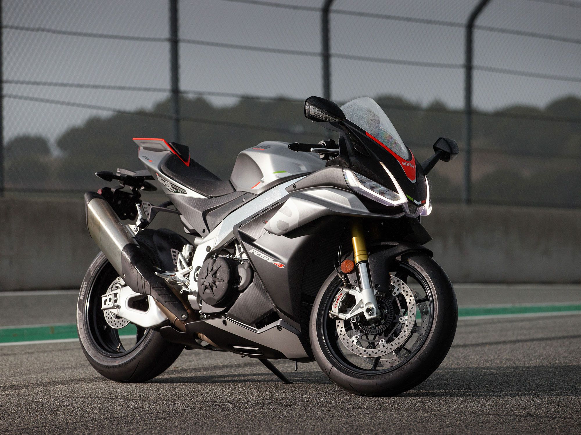 Say hello to the 2021 Aprilia RSV4. It finally incorporates full LED lighting and an updated profile that follows the form of its recently expanded three-bike sportbike lineup (RS 660, RSV4, RSV4 Factory).