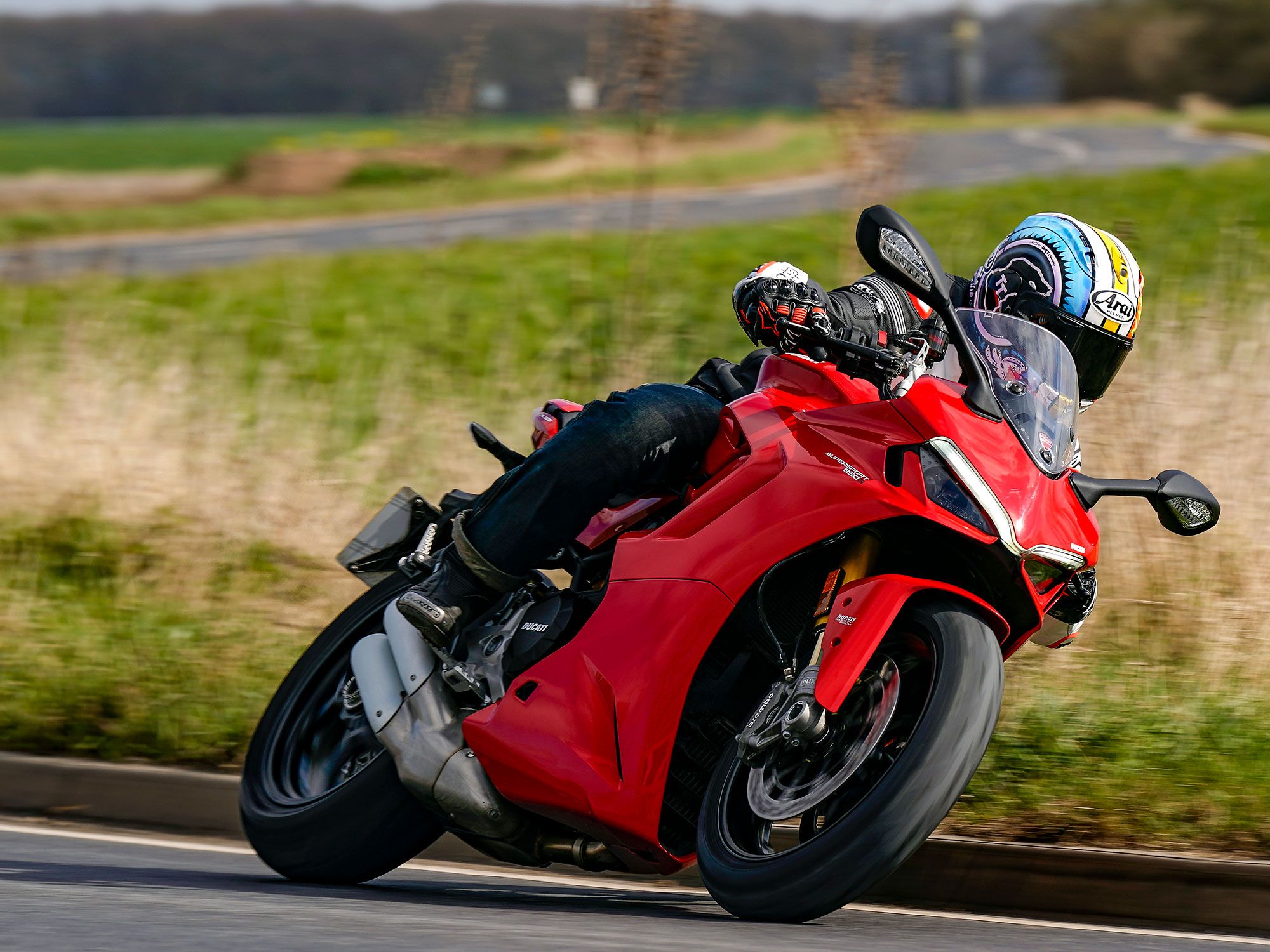 The SuperSport offers a sensible, softer alternative to those who loved Ducati styling, who possibly wanted a Panigale but rationally sought something more real world: an attractive road bike that wasn’t going to break the bank balance but was still capable, even on the track.