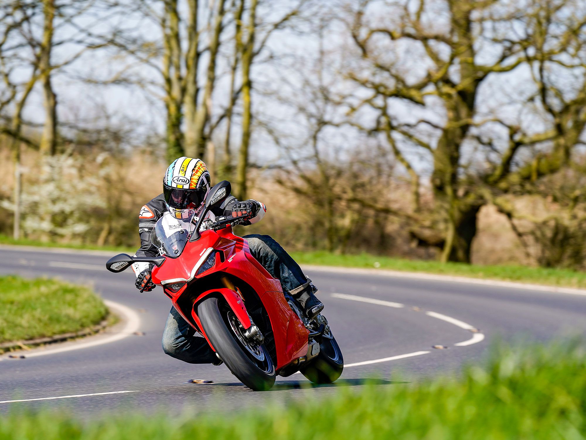 Think of the SuperSport as a practical sportbike capable of touring and commuting that can also take on the track with knee-dragging fun, whilst making you feel special every time you open the garage door.