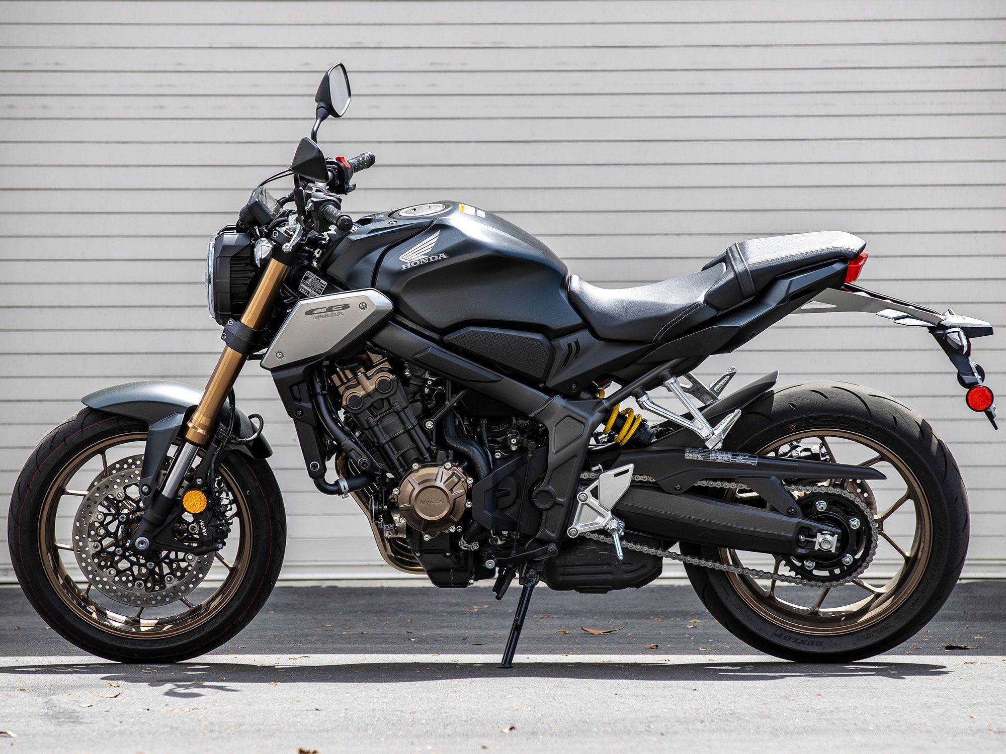 The 2021 CB650R is an approachable middleweight option for the Honda enthusiast. At $9,199, it may not exactly be a budget option, but is no stranger to Honda’s premium fit and finish.