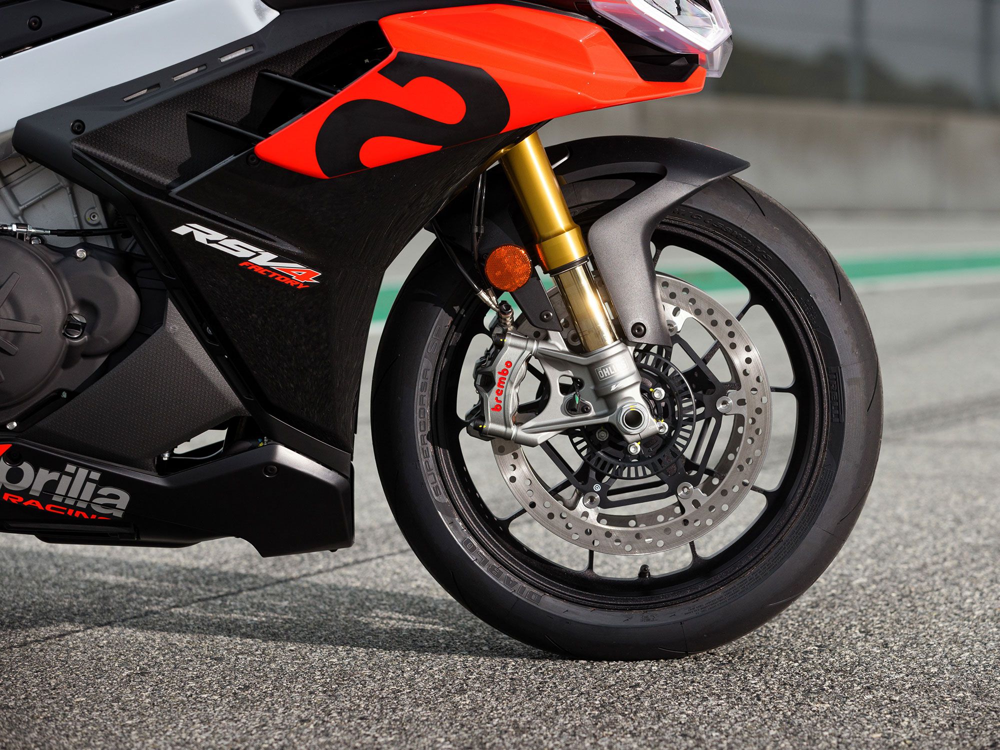The RSV4 Factory benefits from Öhlins semi-active suspension and forged alloy wheels.