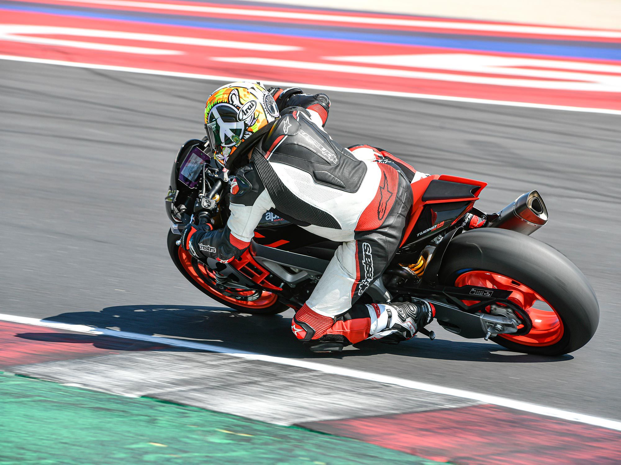 Aprilia fitted Pirelli SC1 slicks (Pirelli Diablo Supercorsas are the standard fitment) and chose the perfect setting in the form of the very grippy Misano racetrack.