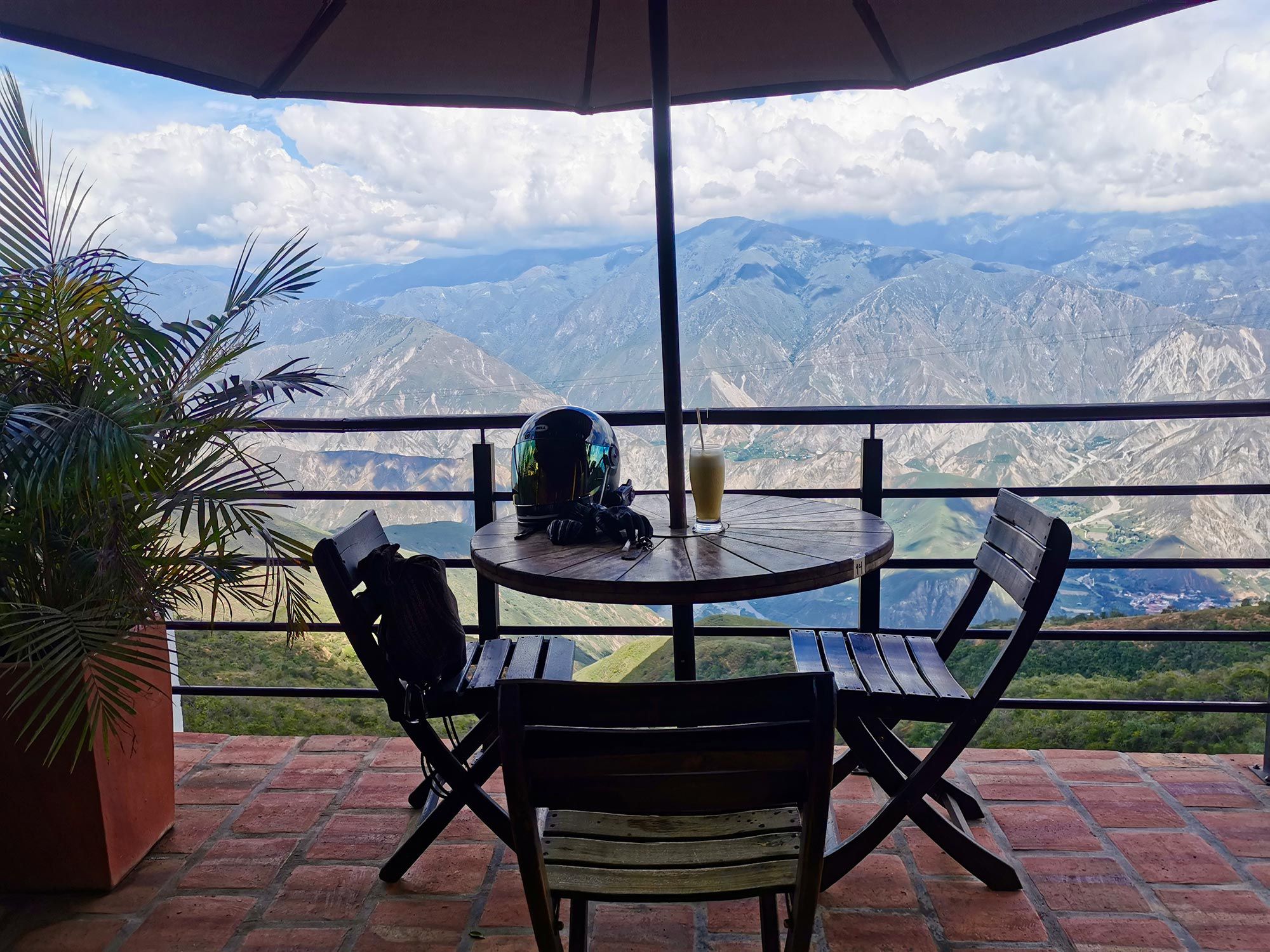 Nothing like a quick stop for a tropical juice at this epic viewpoint, Rincón de Chicamocha.