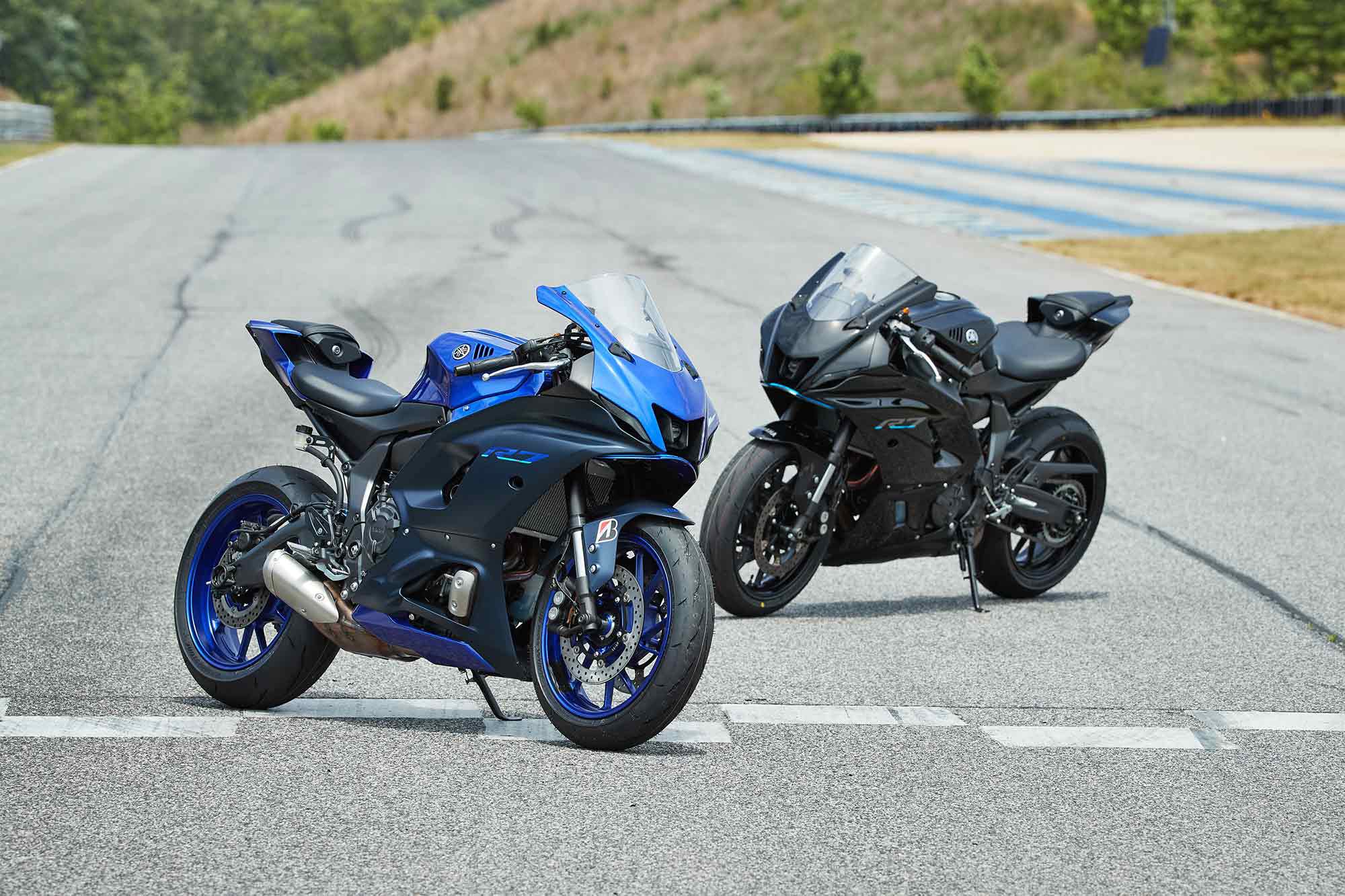 The ’22 YZF-R7 benefits from authentic R-bike styling. Underneath the bodywork is a more forgiving twin-cylinder powertrain and chassis.