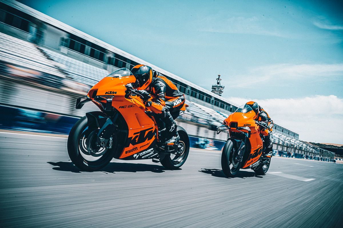 The RC 8C is powered by the same parallel twin found in the 890 Super Duke R.