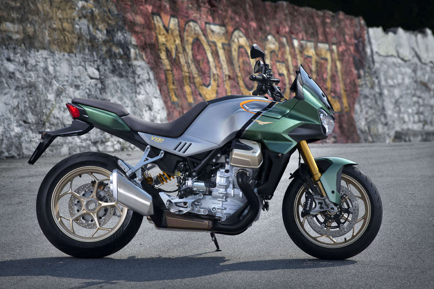 Moto Guzzi V100 Mandello review