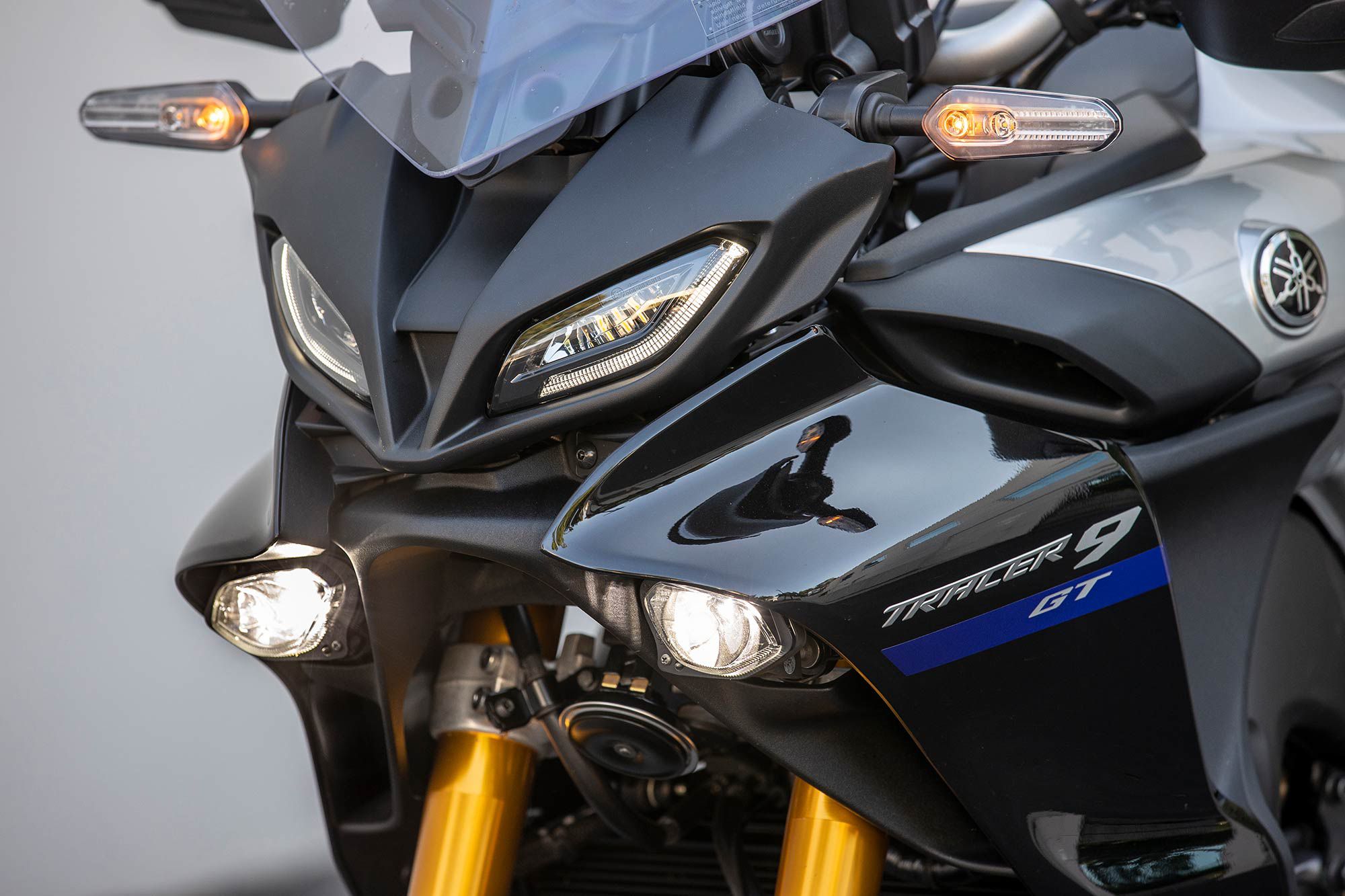 The Tracer 9 GT gets more aggressive styling for 2021, with hints of YZF-R1 influence.