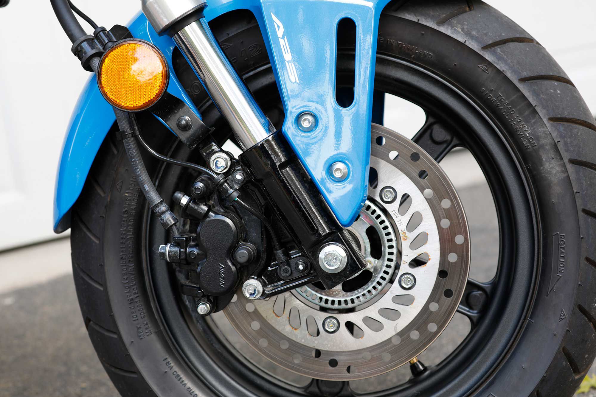 We appreciate the added stopping power courtesy of the double-piston front brake caliper.