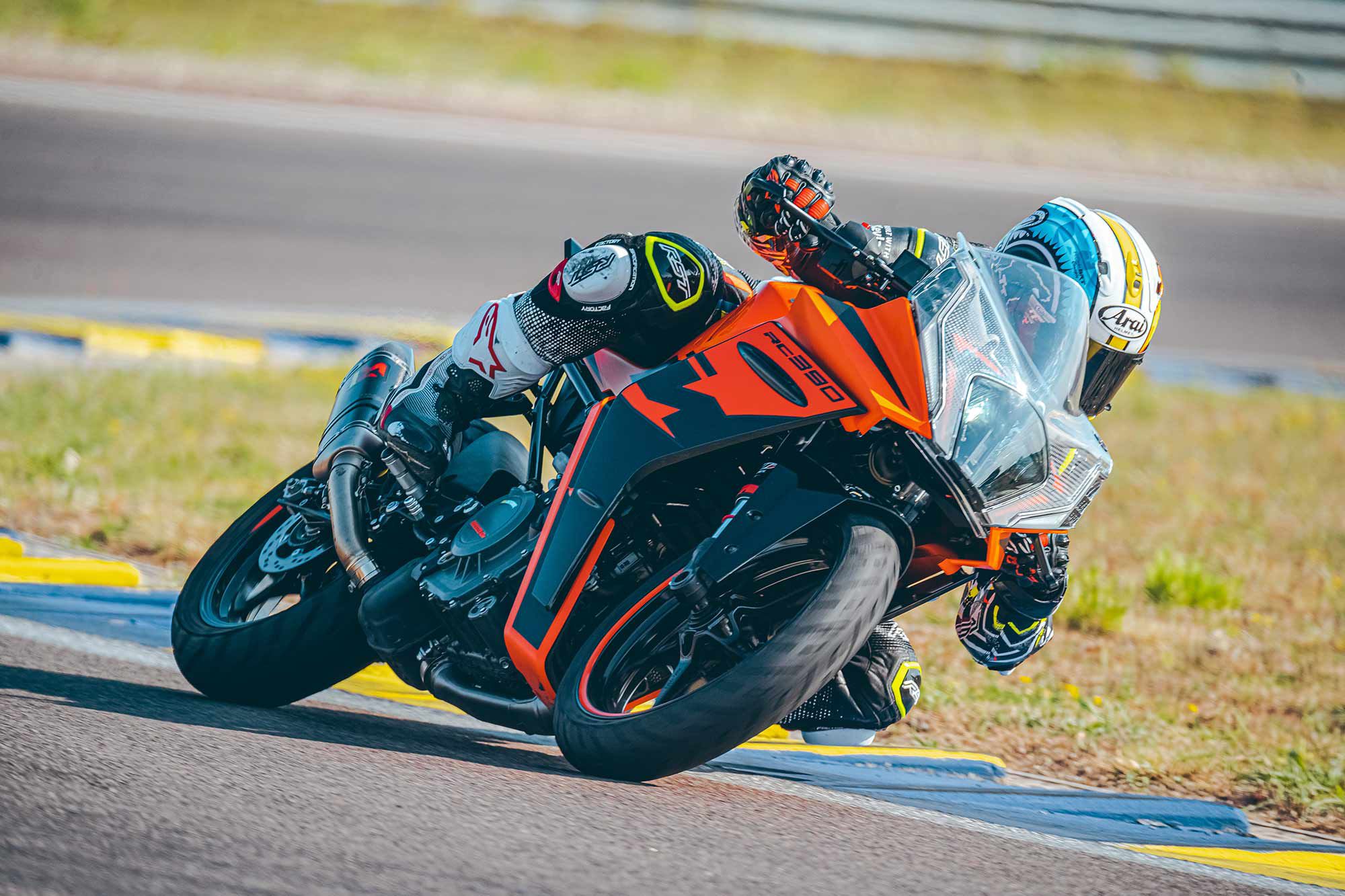 On the track part of this test, KTM fitted the optional Akrapovič muffler, which added a little more pep, but in Euro 5 road trim it’s a little deflating.