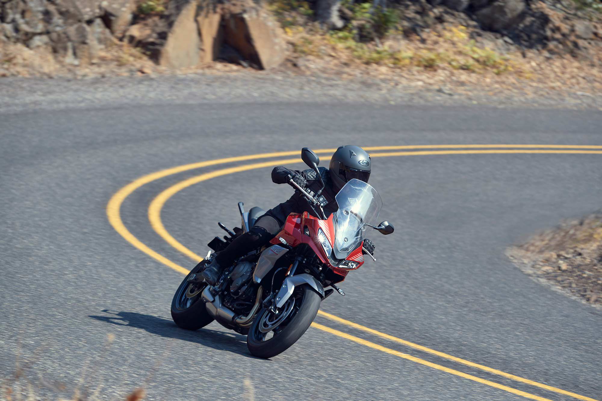 The new Tiger Sport 660 hedges its bet that Triumph’s triple engine performance will give it an edge on the competition with its combination of torque, midrange performance, and peppy top-end power.