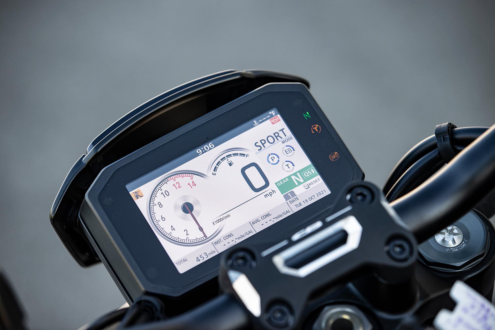 New to the CB1000R is a 5-inch TFT display, which replaces the clunky LCD display of the outgoing model.