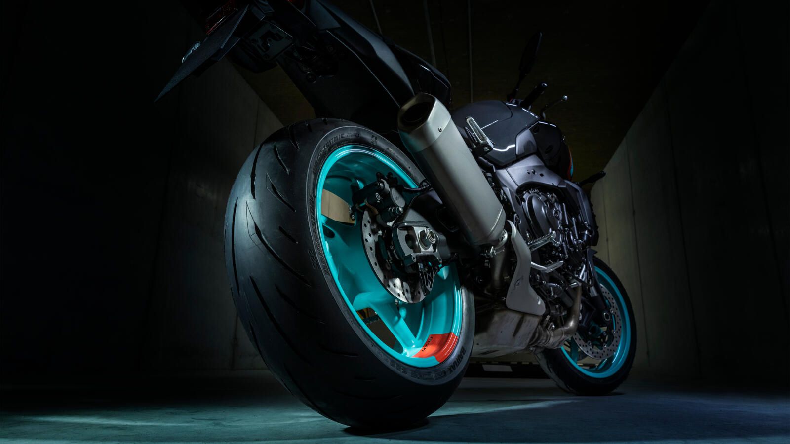 The MT-10 will roll on the latest Bridgestone Battlax Hypersport S22 tires.