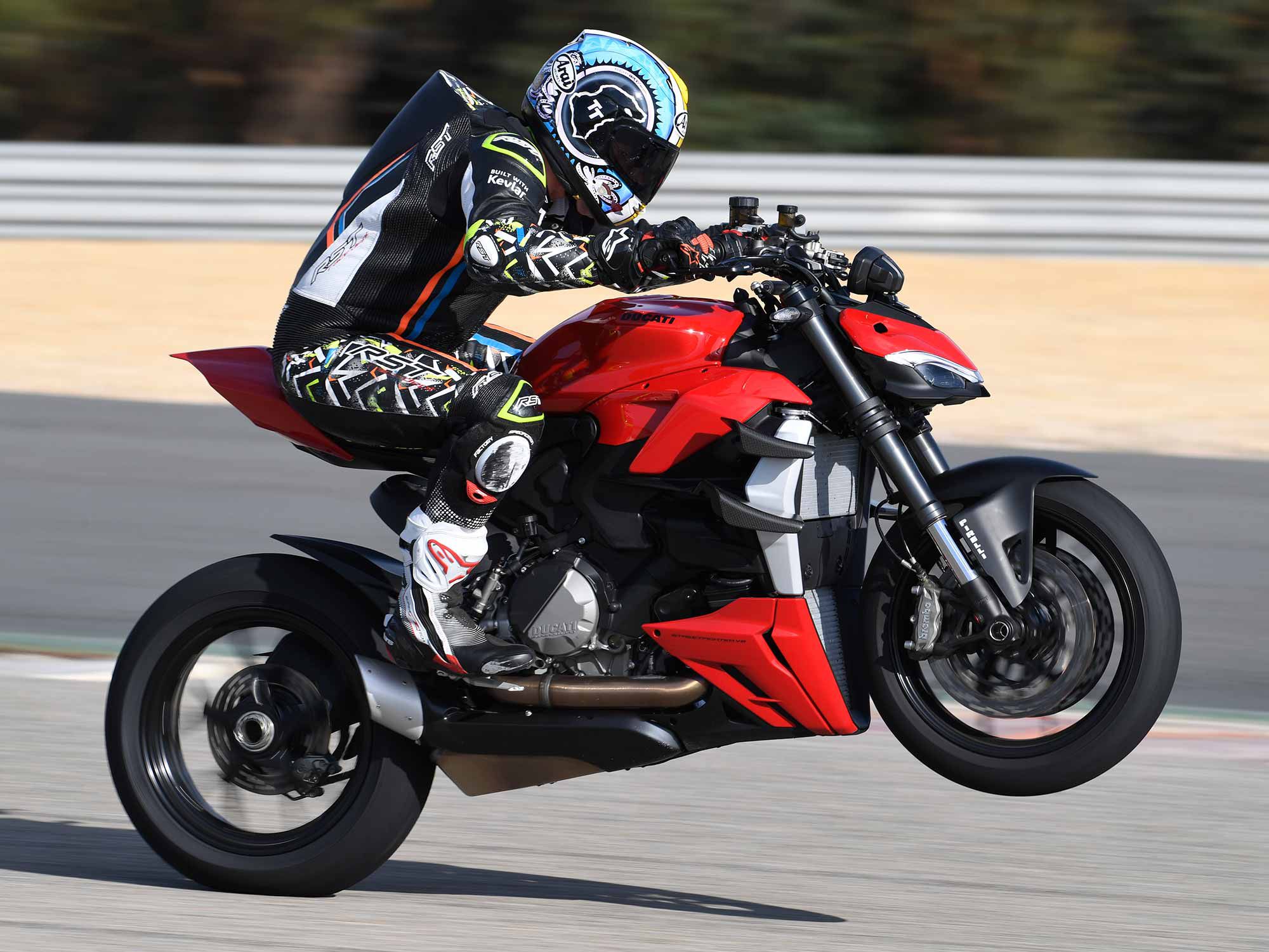 Visually, the fork appears the same as the Panigale’s but carries more open settings for road riding and comfort. The rear Sachs setup is close to the Panigale’s, too, but now the shock has more movement because the swingarm is 0.63 inch longer.