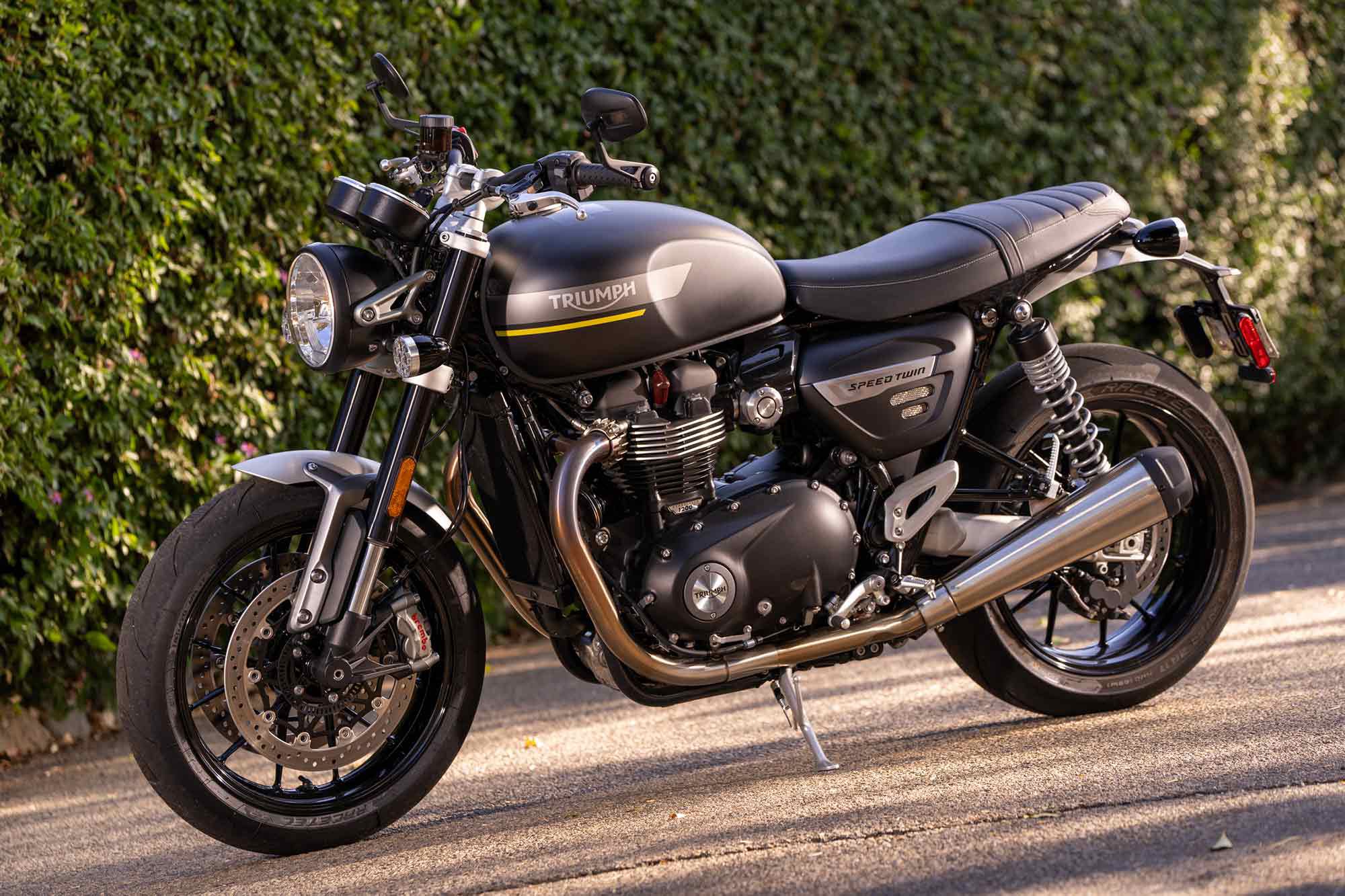 With a couple of fixes (suspension adjustment and an LED headlamp), Triumph would have a modern classic home run with its Speed Twin.
