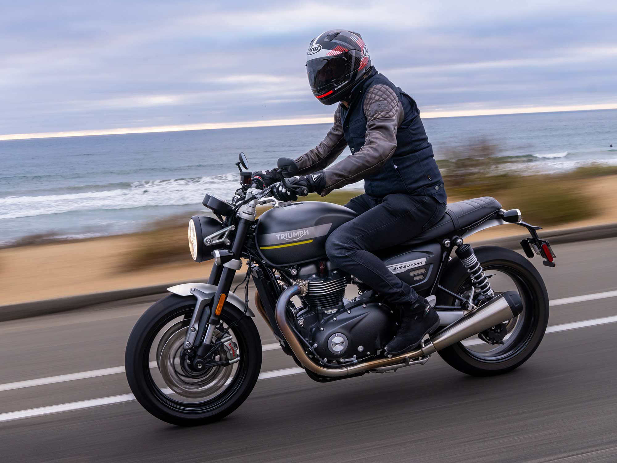 2022 Triumph Speed Twin Review | MotorCycle News