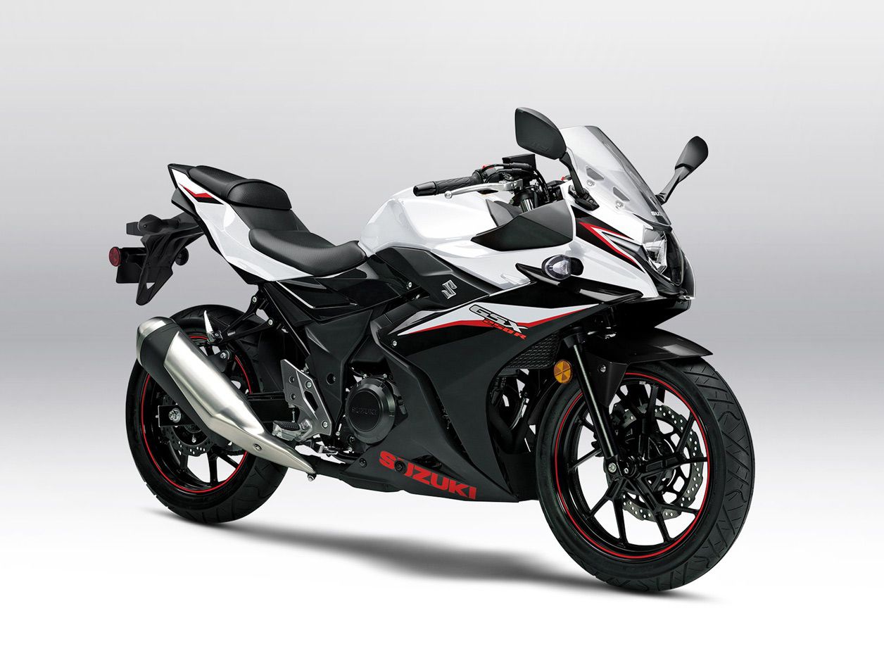 Sportbike looks in a manageable package, the Suzuki GSX250R would be a fantastic option for a beginner.