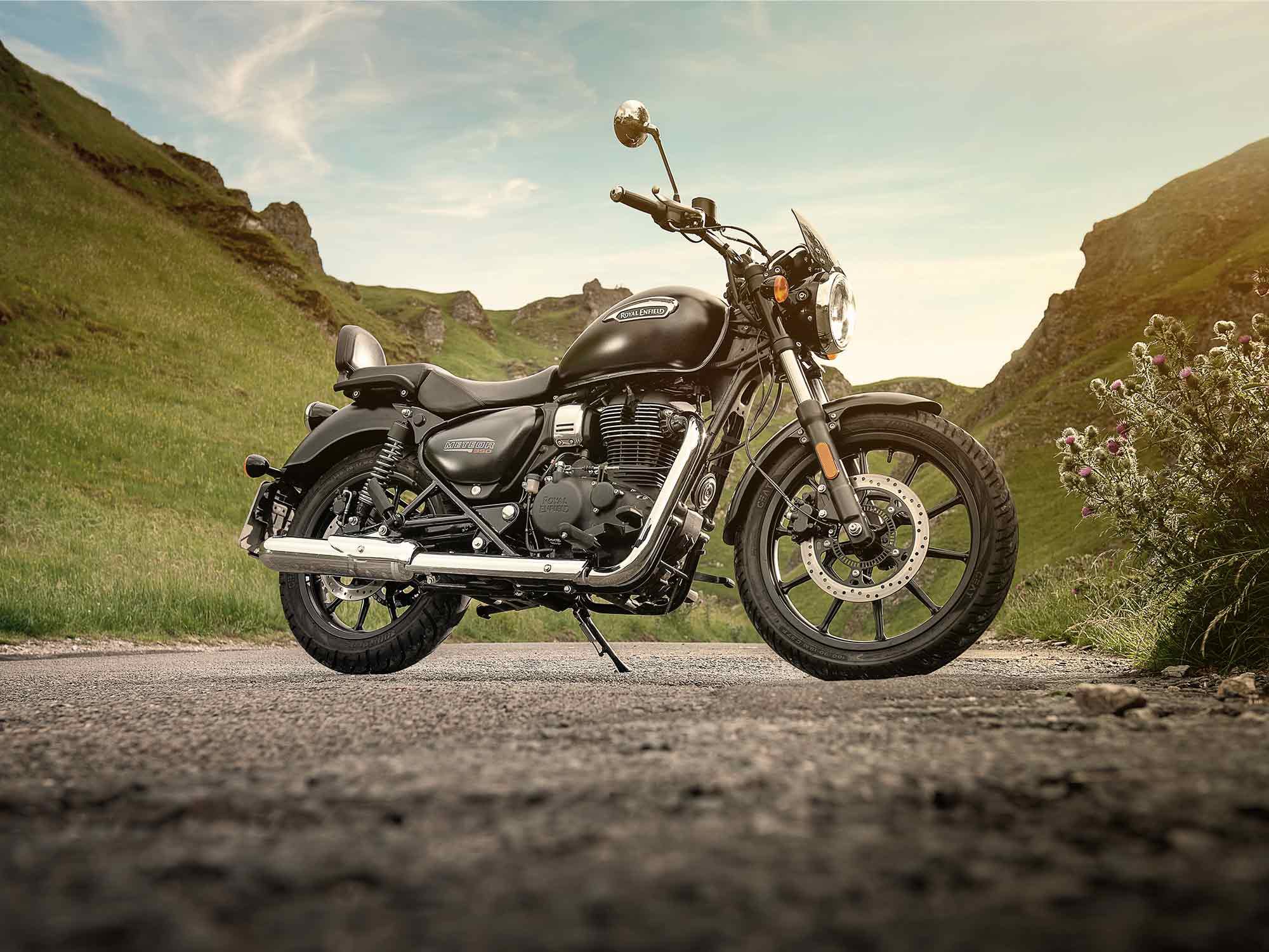 For retro looks, simple mechanics, and a chill ride look no further than the Royal Enfield Meteor.