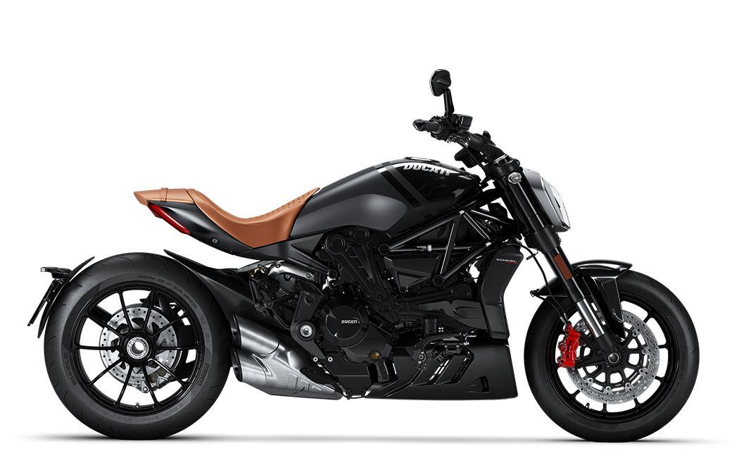 The XDiavel Nera’s black-on-black color scheme helps the <i>India</i>, or brown, saddle stand out.
