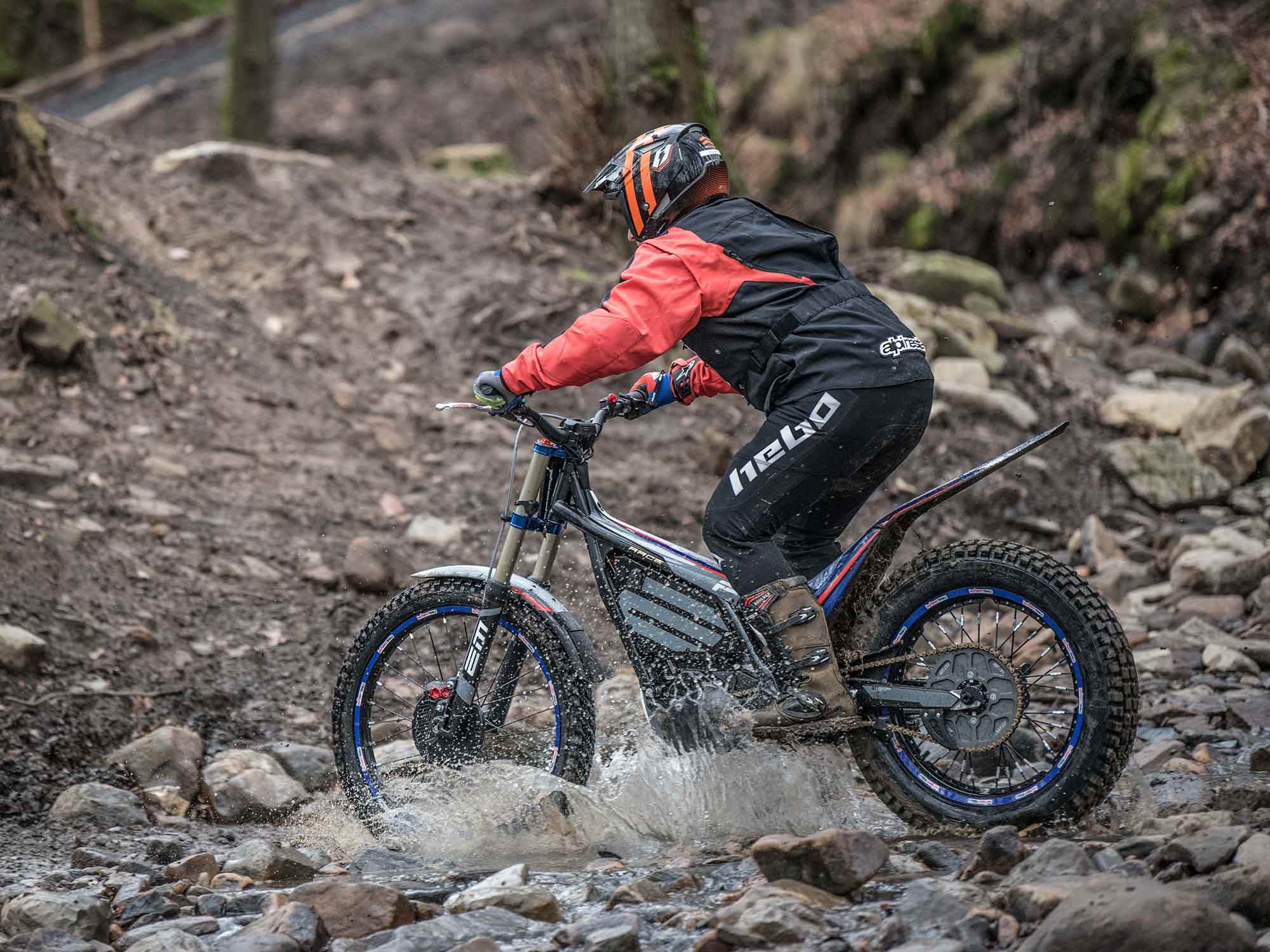 Conventional trials bikes have a kick-start to save weight. And while die-hard motorcyclists will be screaming ‘there is nothing wrong with a kickstart!’, when you are tired, caked in mud, and have boots full of cold river water, most of us would take a silent push-button start every time.