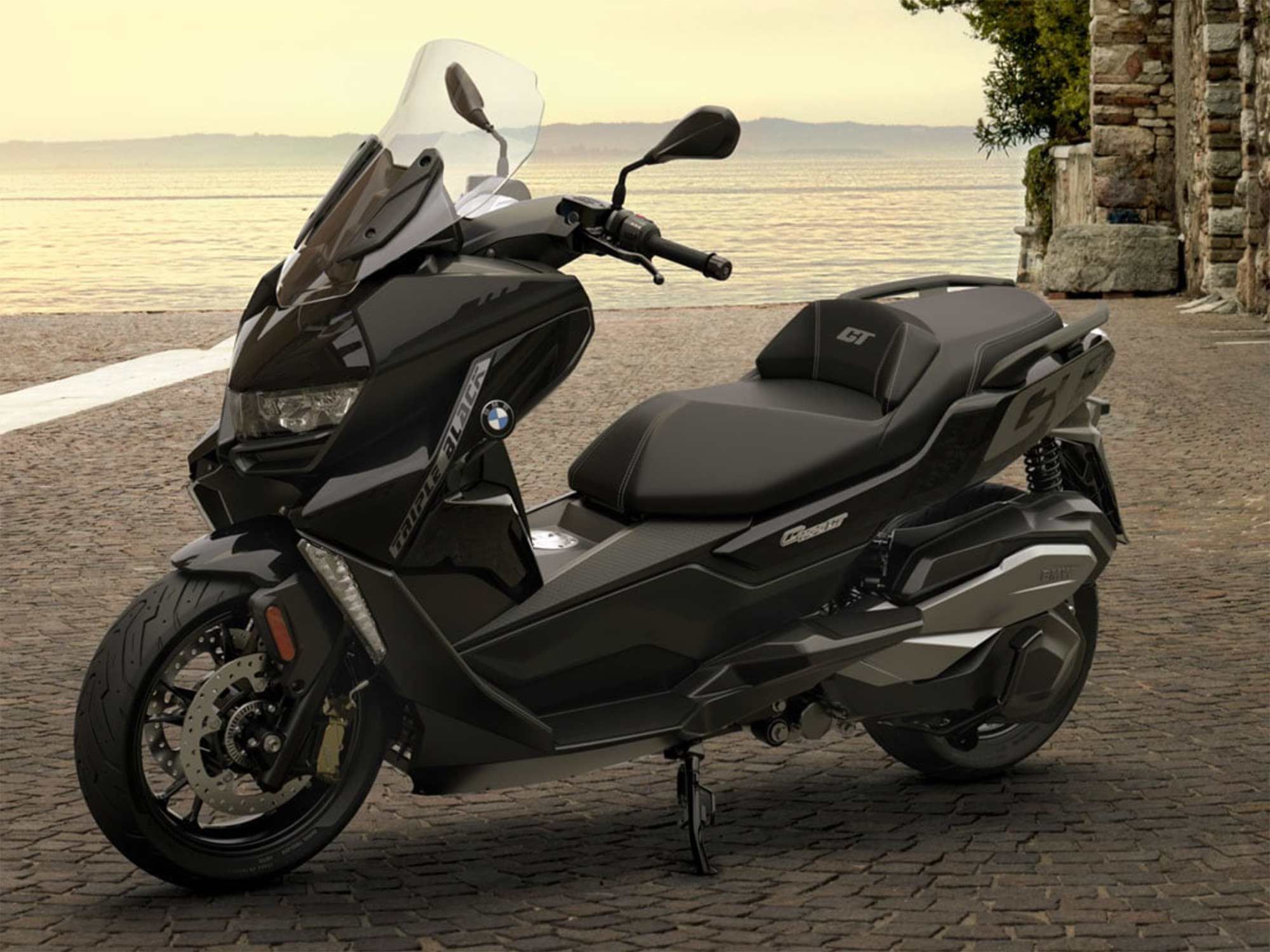 Get lost: The BMW C 400 GT’s generous 6.5-inch TFT display makes getting found easy.