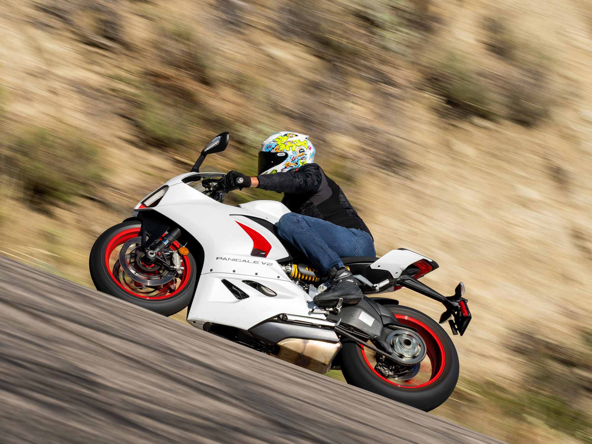 We adore the Panigale V2’s responsive steering. This sportbike loves to turn.
