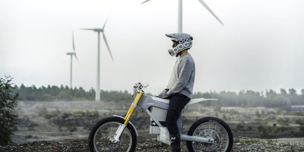 CAKE's electric motorcycles, in the bid to present new paper-based fairings as a result of a partnership with PaperShell AB. Media sourced from CAKE.