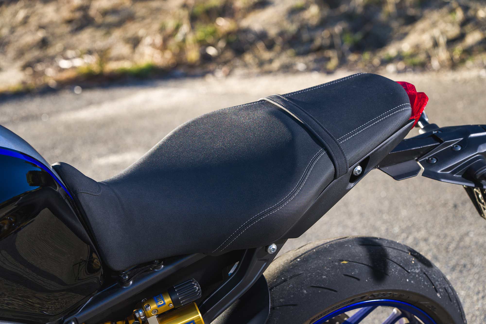 The SP variation gets a suedelike covered one-piece saddle.