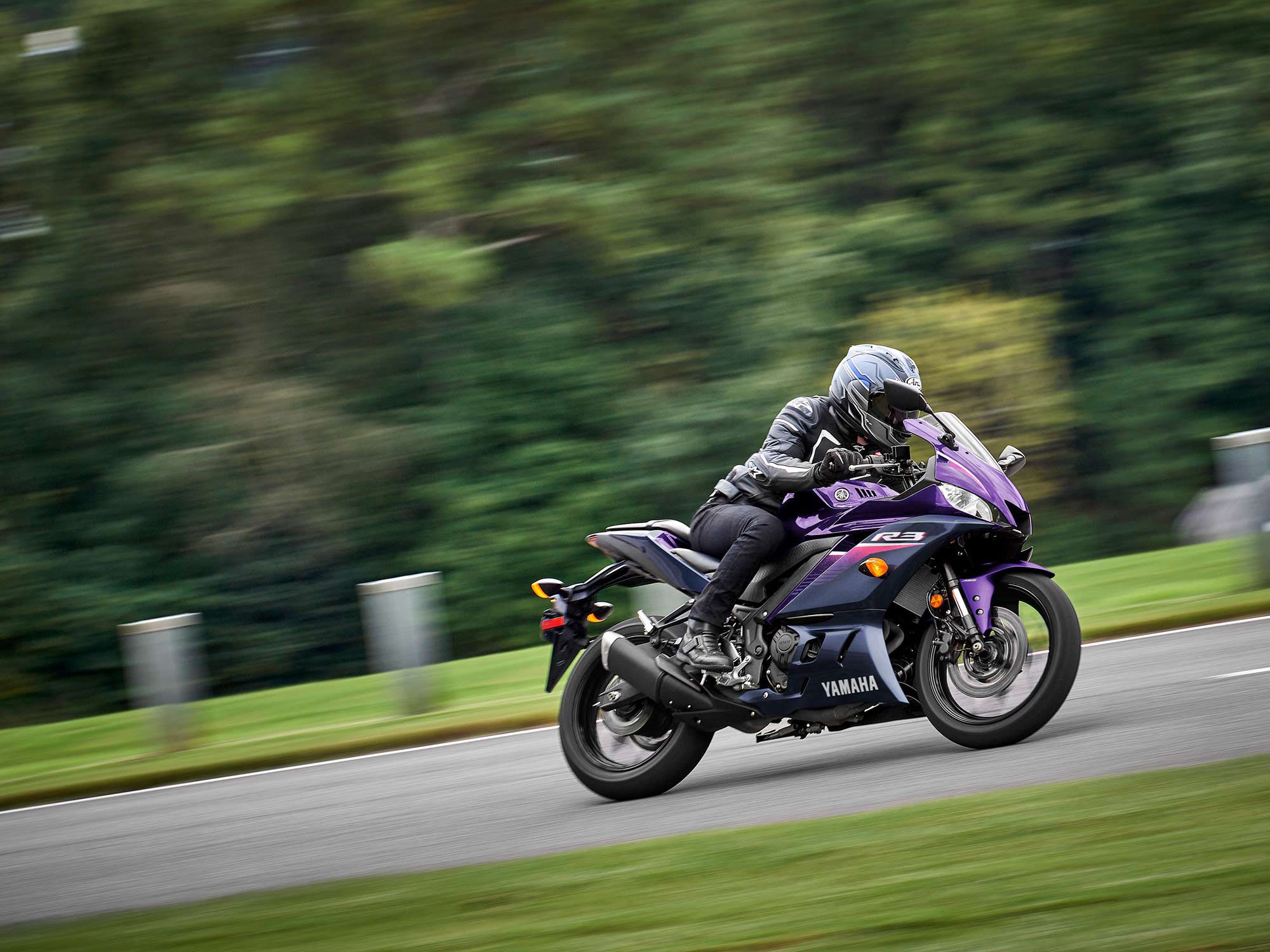 Purple is not all that common on a stock motorcycle, but the R3 is working it.