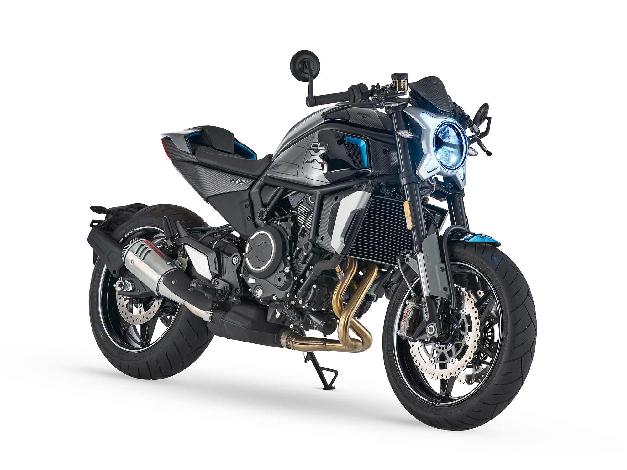 The 700CL-X Sport is the more performance-oriented model in the 700CL-X lineup. CFMOTO describes the bike as “a street-smart motorcycle with a stripped-down, muscular look and attitude to match.”