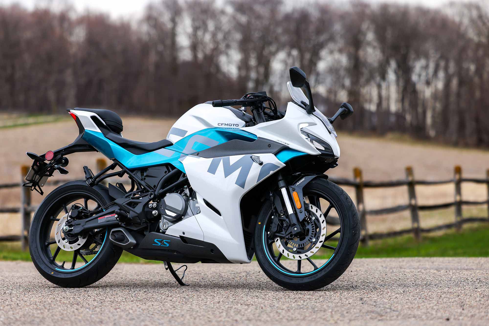 There are some borrowed design cues, but overall, the 300SS has a very unique look that helps it stand out from the mainstays in the sportbike space.
