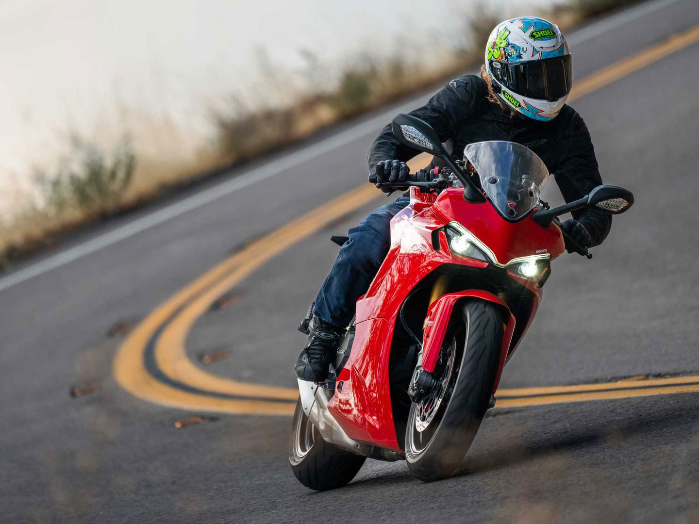 Ducati offers up a more mass-appealing sportbike in the SuperSport 950 S.