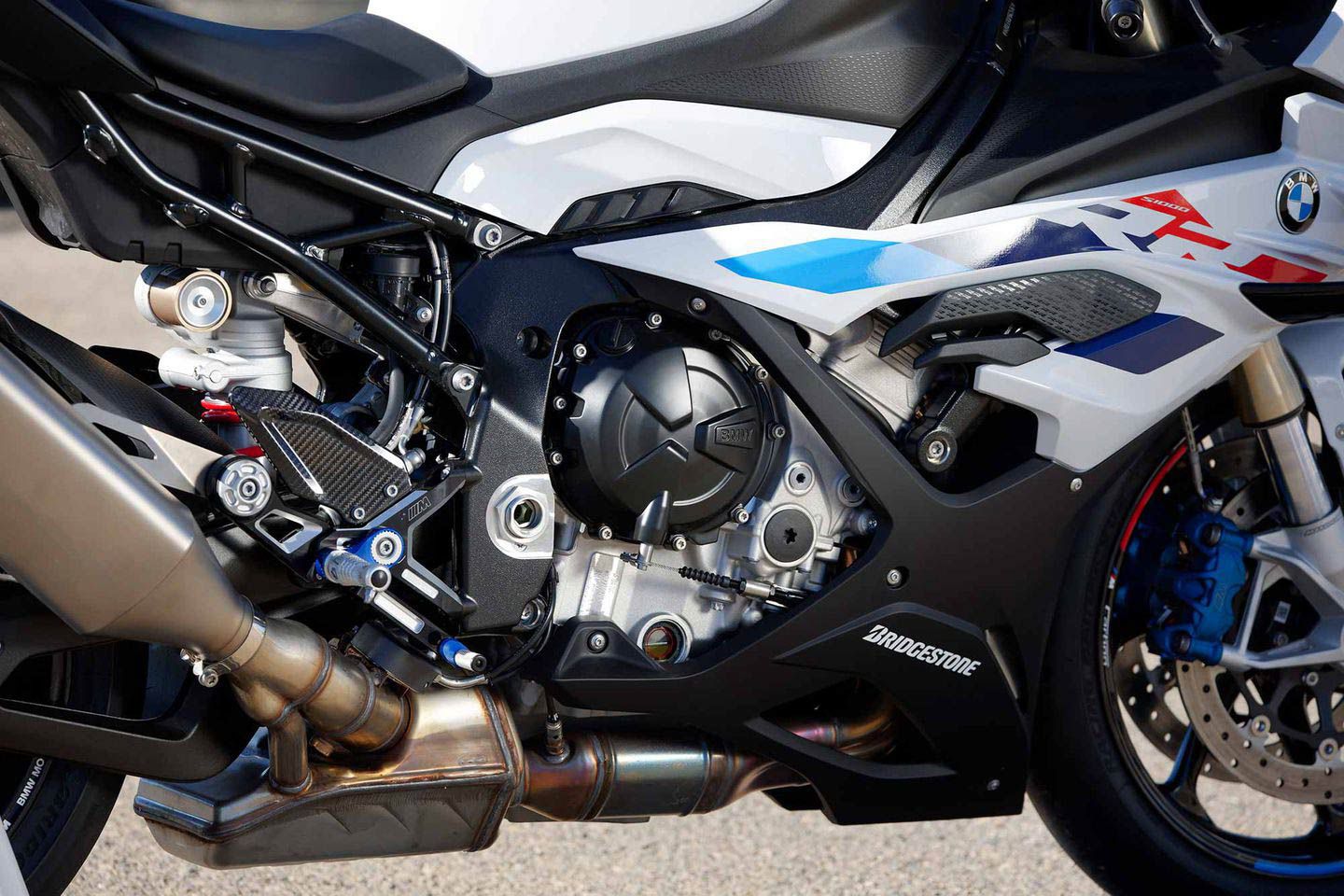 Riders will have a love/hate relationship with the S 1000 RR’s engine. There’s no denying the incredible performance, but emissions regulations mean US-bound S 1000 RR’s don’t produce the same power as their European counterparts.