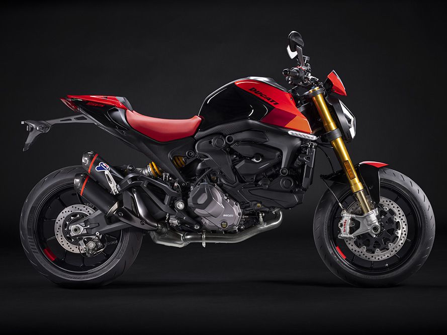 New for 2023, the Monster SP features Öhlins suspension, Brembo Stylema brake calipers, and other up-spec components.