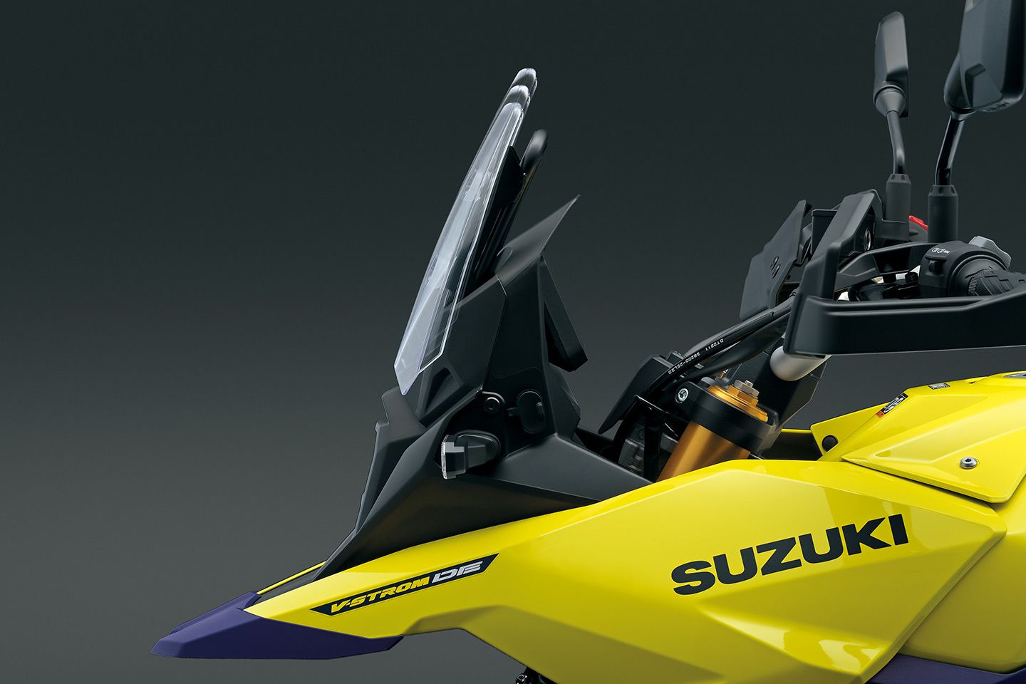 The 800DE’s design is a welcomed departure from the outdated design used for Suzuki’s 650 platform.