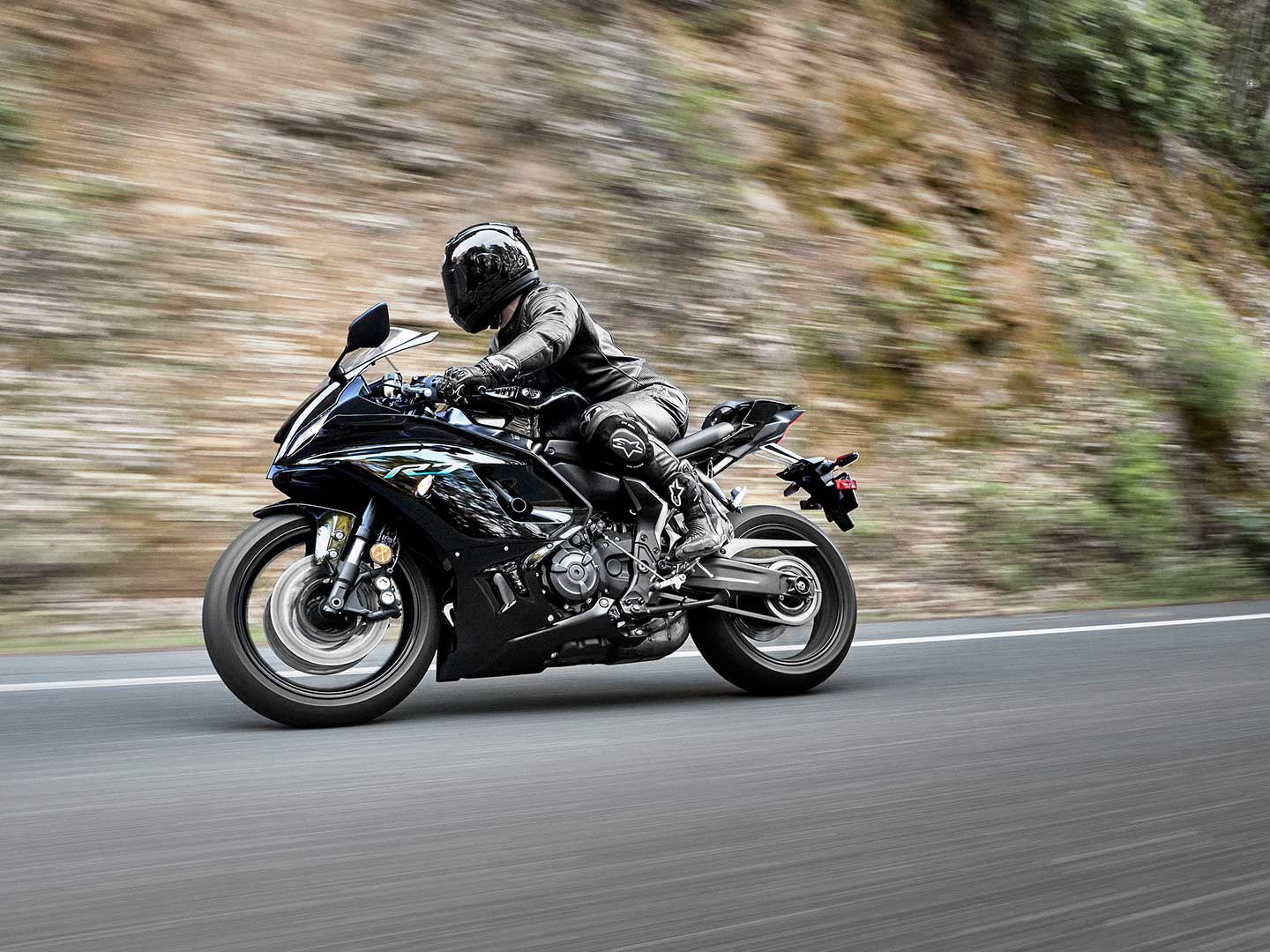 For a versatile, approachable, fun sportbike look no further than the Yamaha YZF-R7.